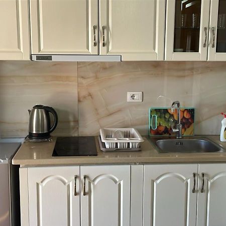Arlind'S Apartaments Vlorë Esterno foto