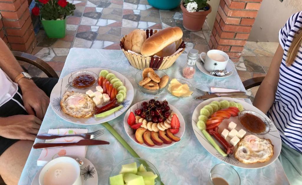Arlind'S Apartaments Vlorë Esterno foto
