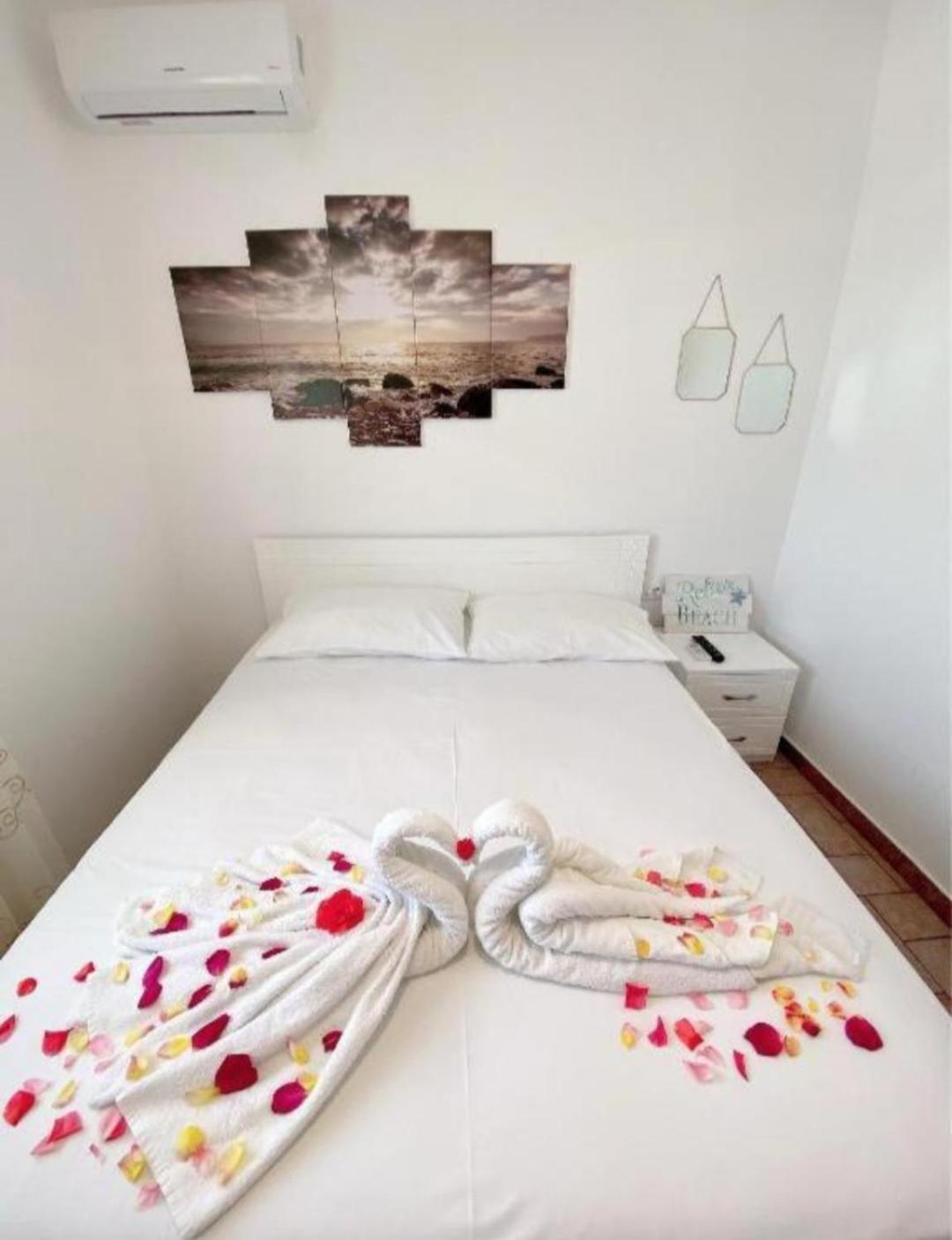 Arlind'S Apartaments Vlorë Esterno foto