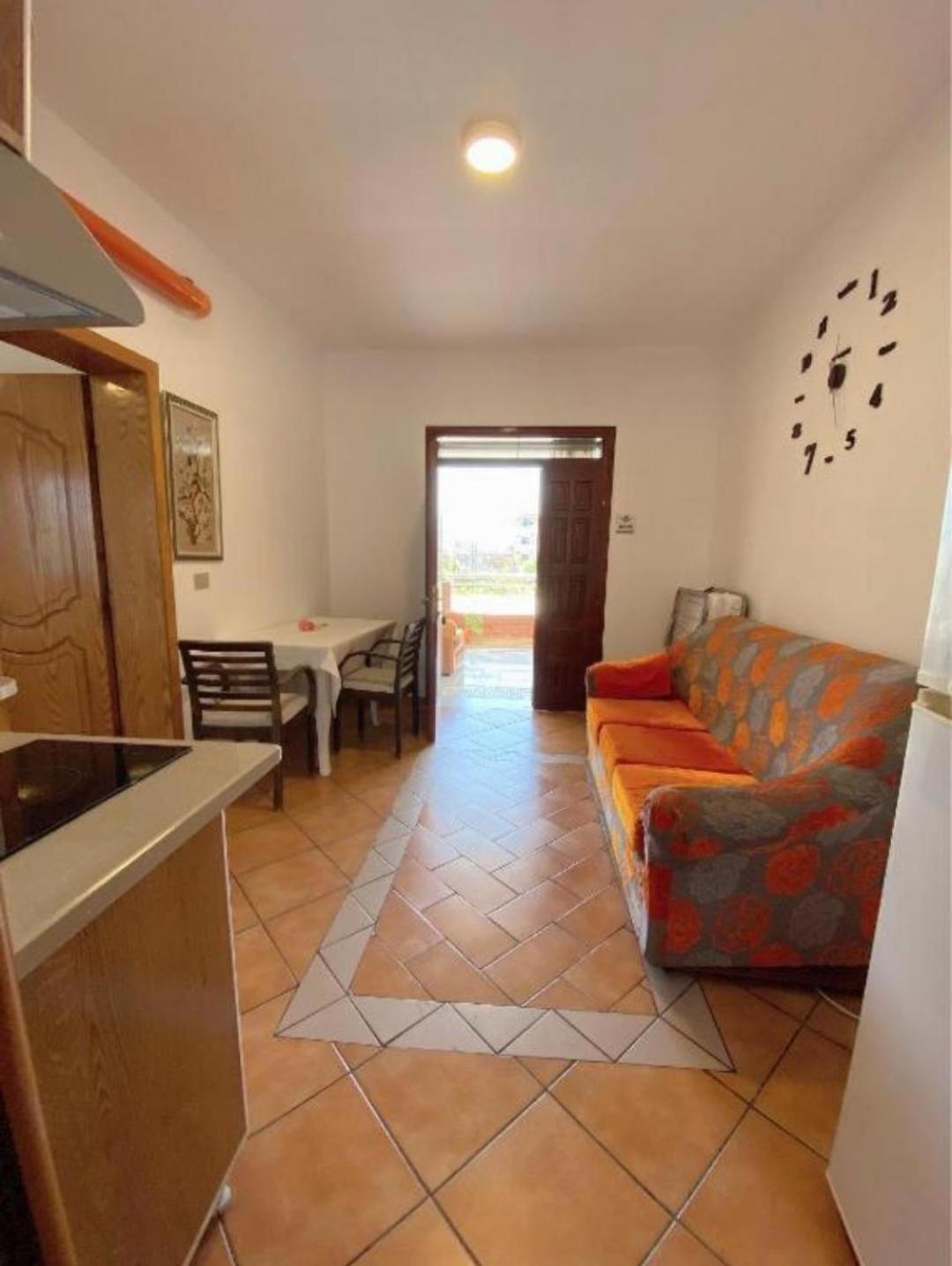 Arlind'S Apartaments Vlorë Esterno foto